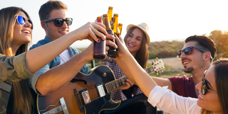 Co to jest zatrucie alkoholowe oraz jak pomóc osobie zatrutej?