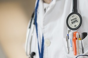 10 objawów niedoboru witaminy D. Też masz? Dowiedz się, jak z nimi walczyć